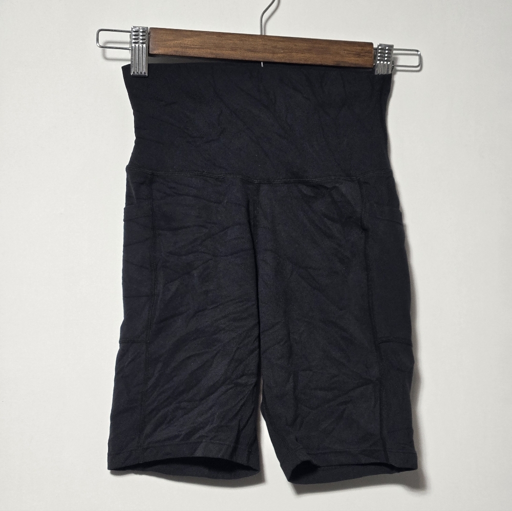 Free People Movement Black Biker Shorts With Side Pockets 7 Inch Inseam Bike